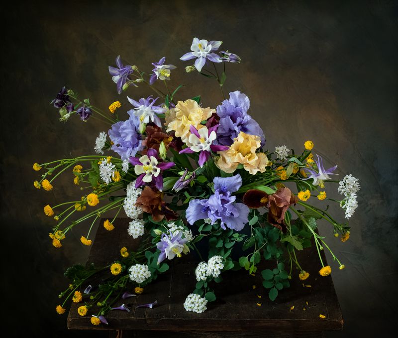 натюрморт, цветы Такой непослушный букетphoto preview