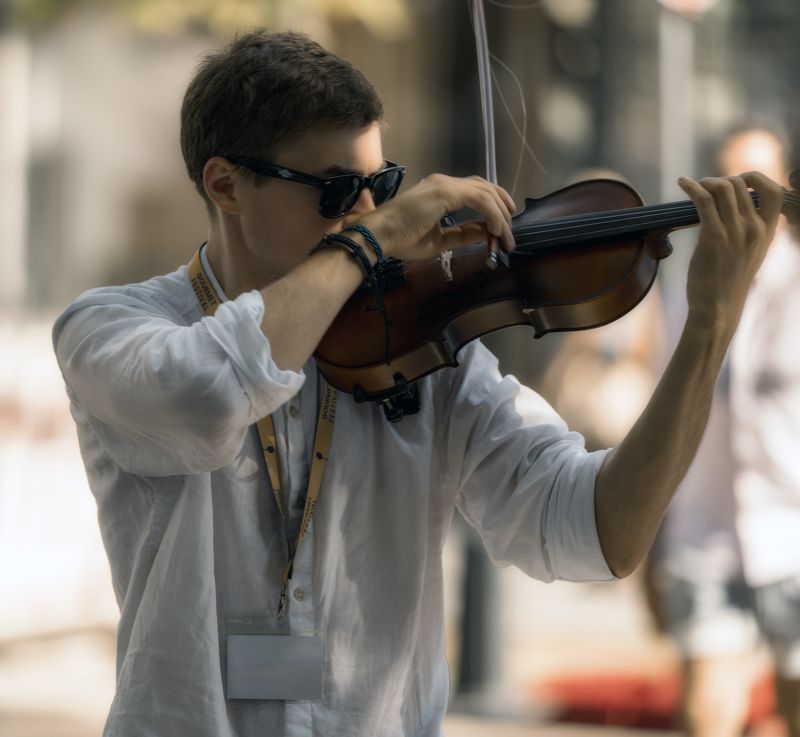 музыкант портрет скрипка  УЛИЧНЫЙ МУЗЫКАНТ photo preview