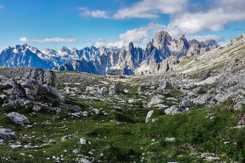 #cadinidimisurina #trecimedilavaredo #dolomiti #veneto #italy #unesco @cadinidimisurina @trecimedilavaredo @dolomiti @unesco i Cadini di Misurina dalla mulattiera che va in forcella Lavaredophoto preview