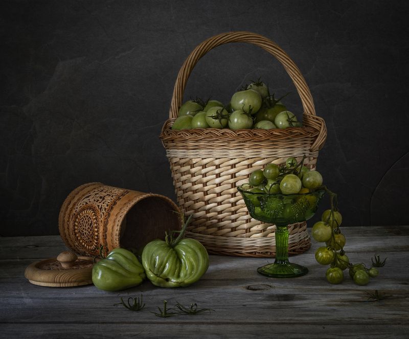 Зеленые помидоры.photo preview