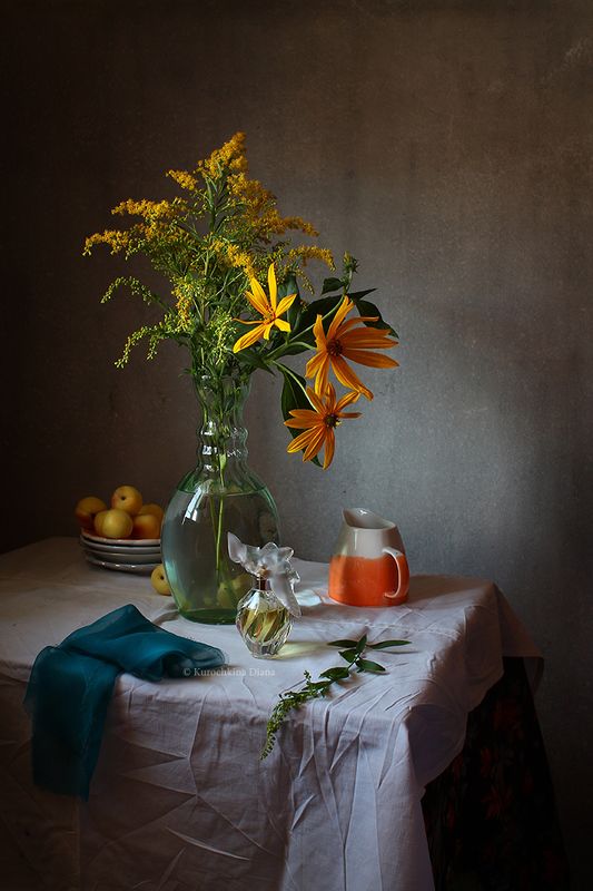 натюрморт, август, любимые духи воздух времениphoto preview