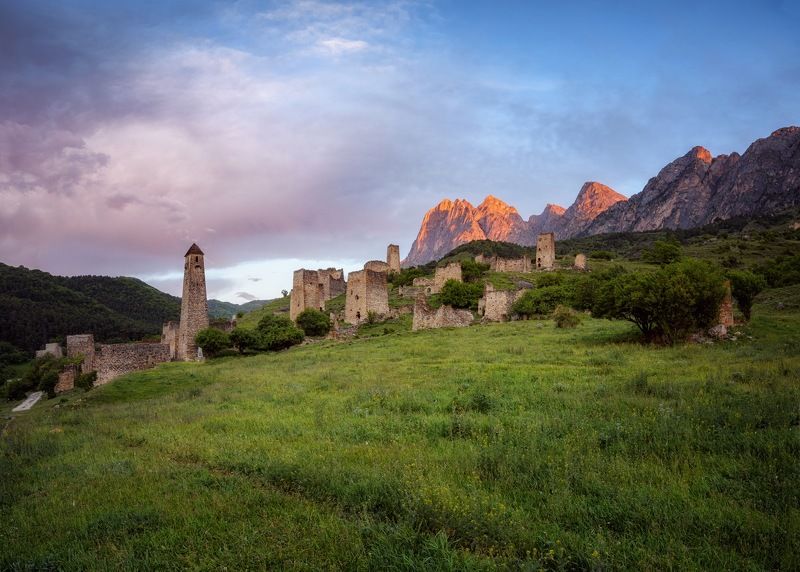 ингушетия, город, башни, утро Эгикал на рассветеphoto preview