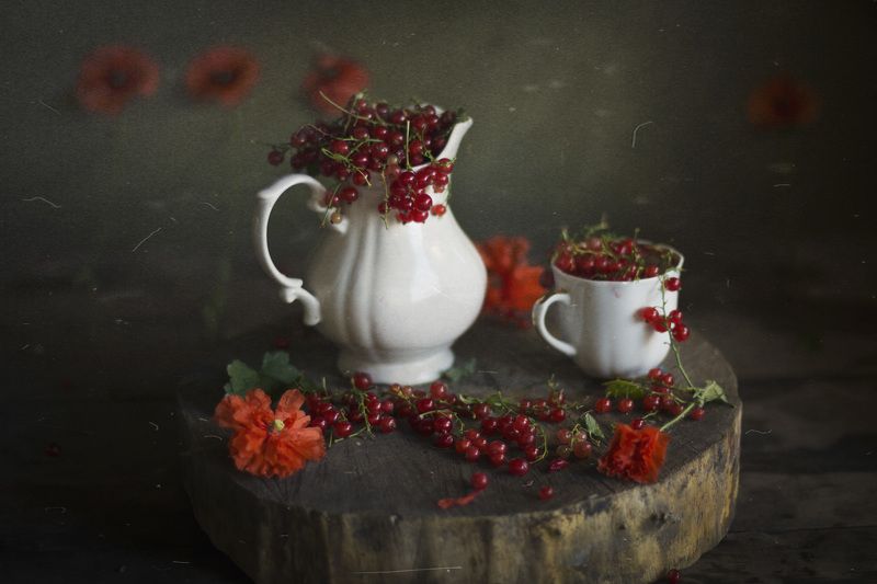 смородина, белый кувшин, натюрморт, еда Смородинка фото превью