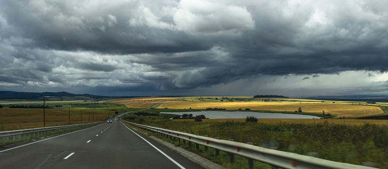 Хакасия, тучи, поле пшеницы, дорога Озеро у дорогиphoto preview