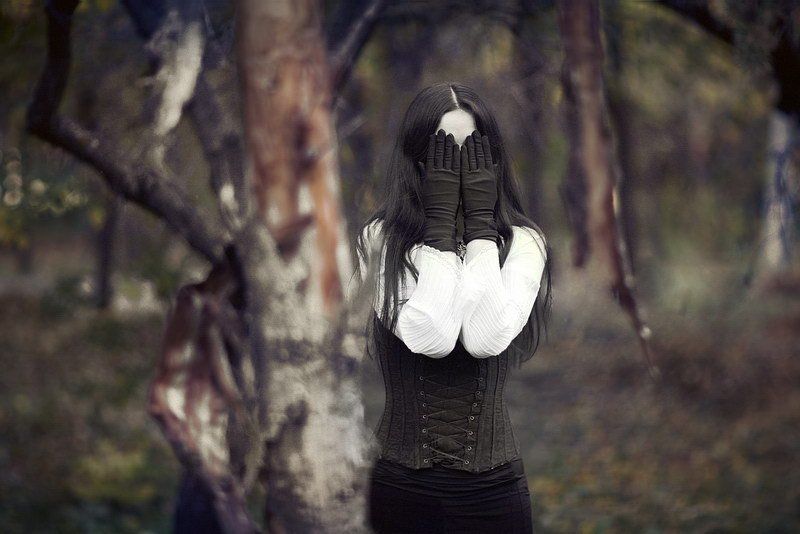 девушка, деревья, молчание, осень Я знаю, вы лжёте. -2-photo preview