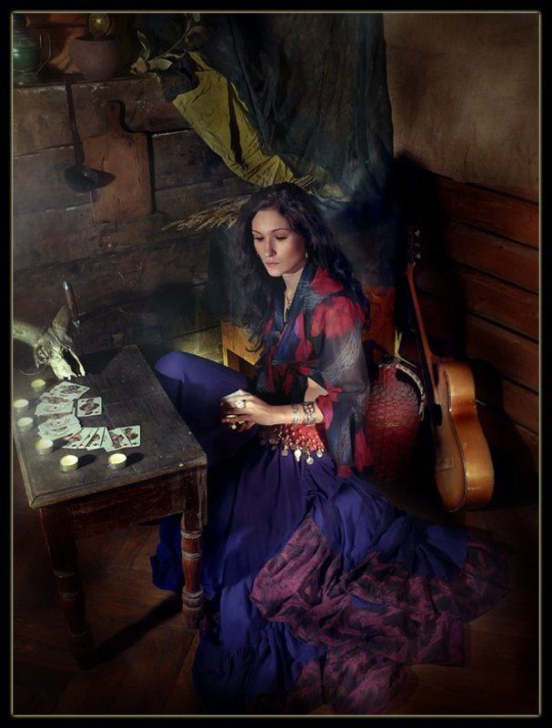 цыганка с картамиphoto preview