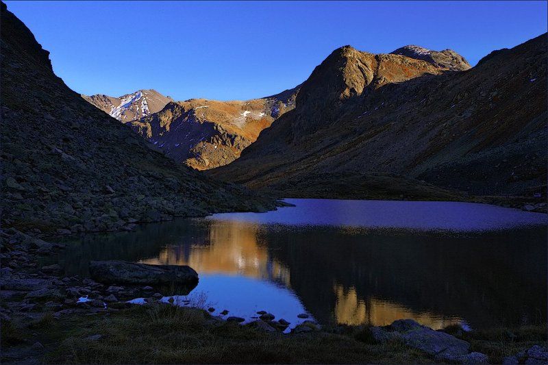 Каменные берегаphoto preview