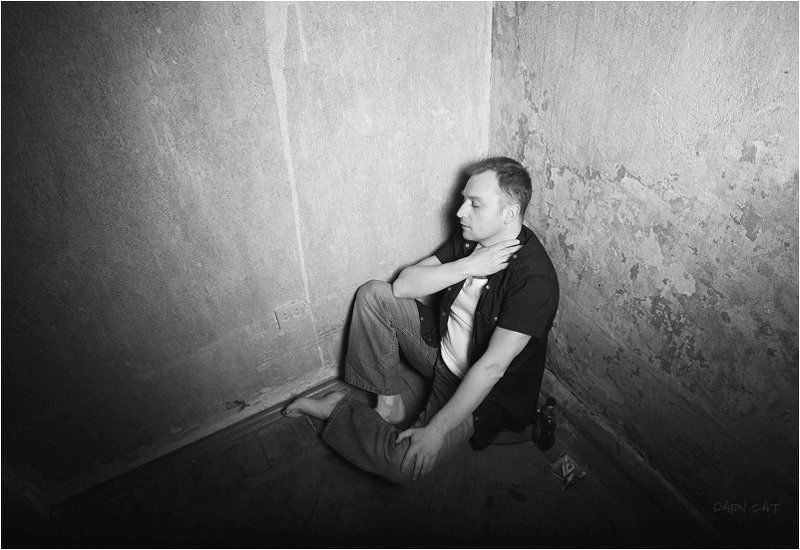 в, углу, in, the, corner, тени, мужчина, мысли In the cornerphoto preview