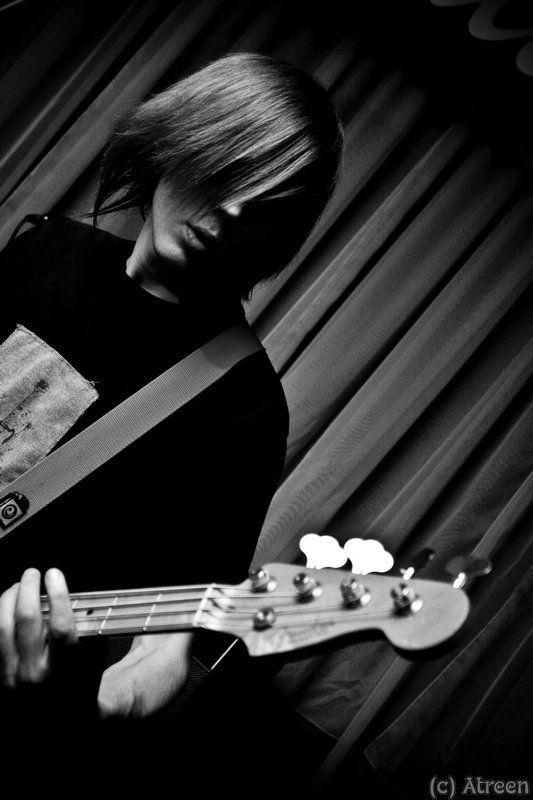 Басистphoto preview