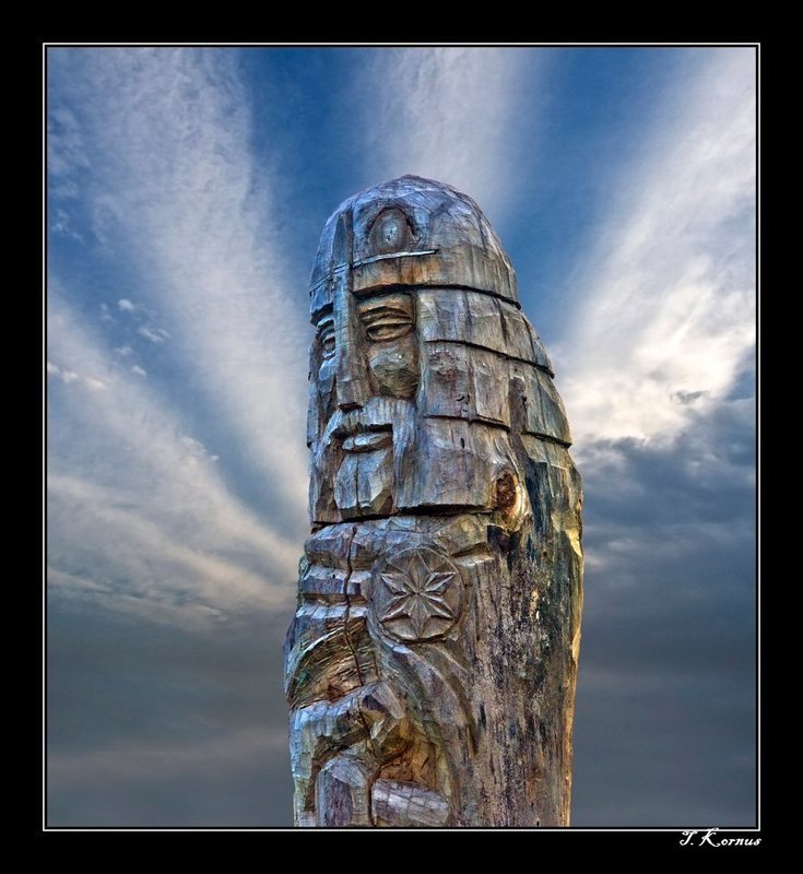 идол,истукан Над миромphoto preview