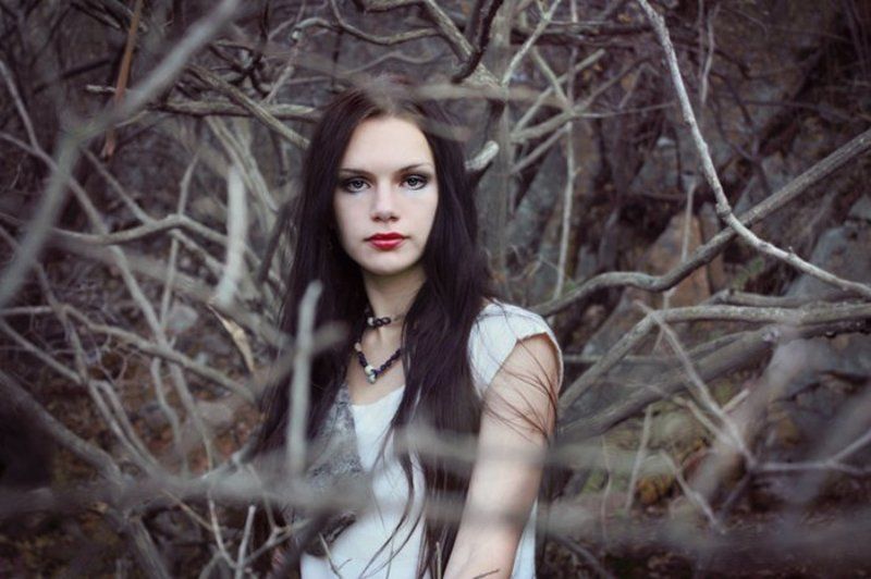 девушка, ветки, осень, белое mariphoto preview