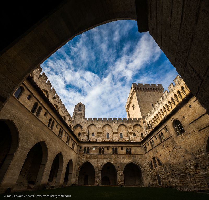 avignon, arch, bell, bell tower, castle, city, cloud, cloudy, gallery, palace, panorama, sky, stone, tower, wall, winter, yard, авиньон, франция, арка, башня, галерея, город, двор, дворец, замок, зима, каменный, камень, колокол, колокольня, небо, облако, Монументальноеphoto preview