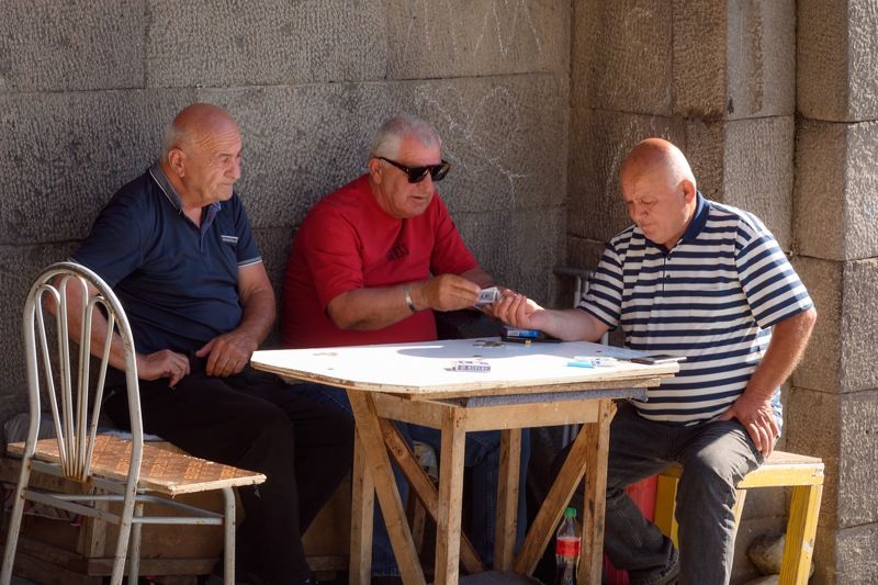 Мужчины, играющие в карты. Грузия, Тбилисиphoto preview