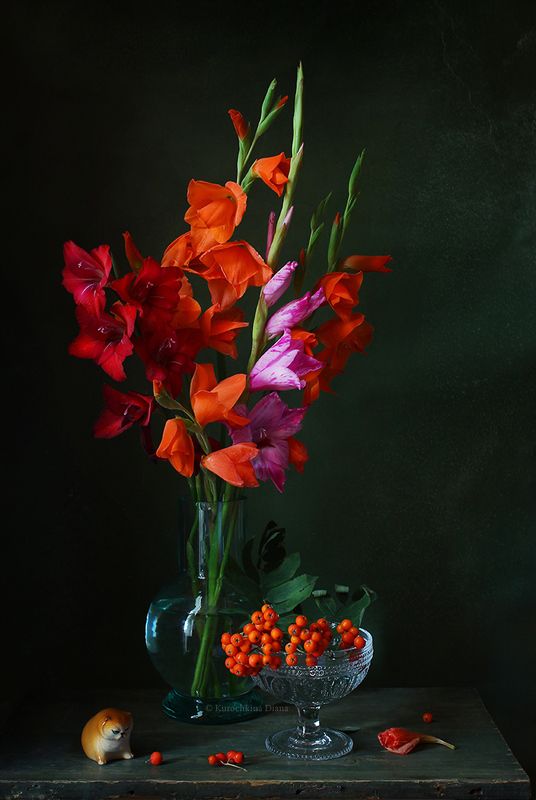 натюрморт, гладиолусы, кот, рябина грустит о лете рыжий котикphoto preview