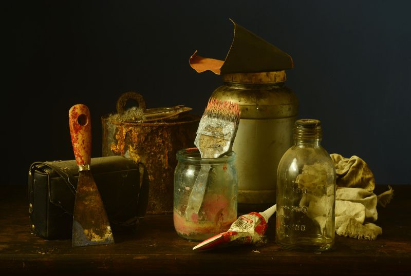 Со ржавой банкой и куском наждачки.photo preview