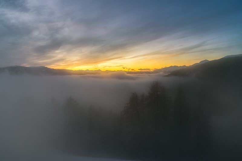@perca #perca #valpusteria #dolomiti #nebbia #tramonto #fog photo preview