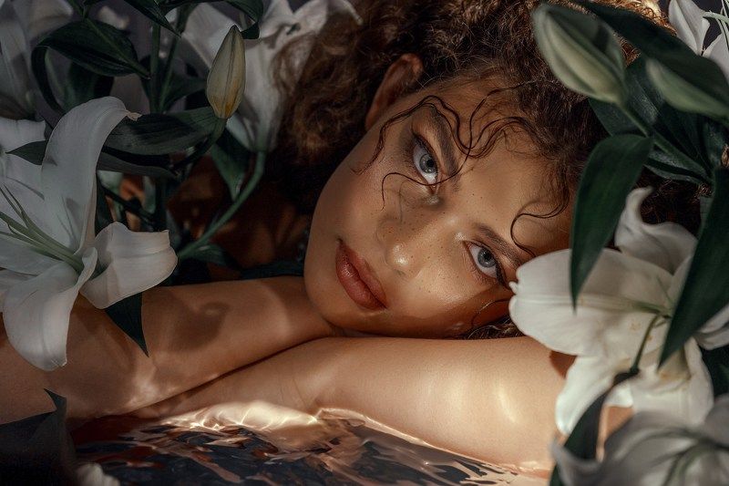 White Lily ?photo preview