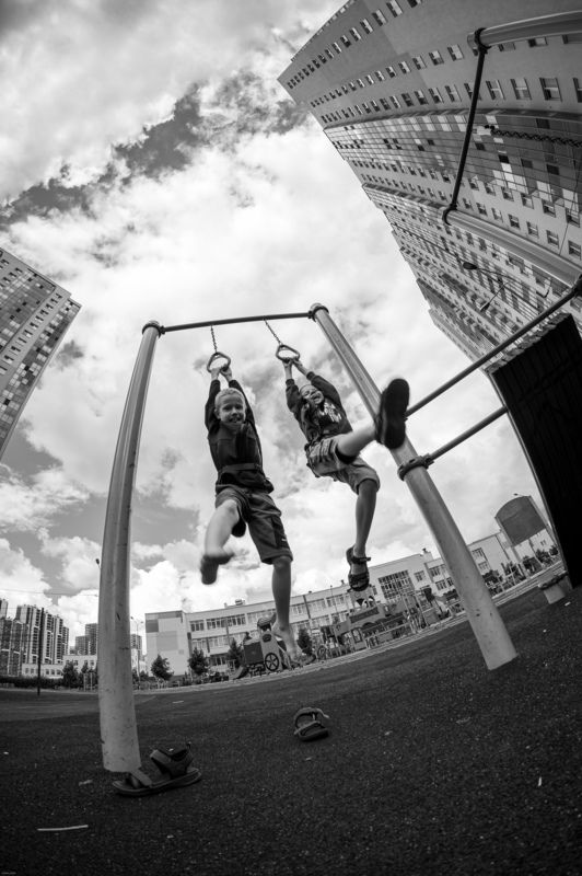 чб, дети, ширик, движение, динамика Мальчишкиphoto preview