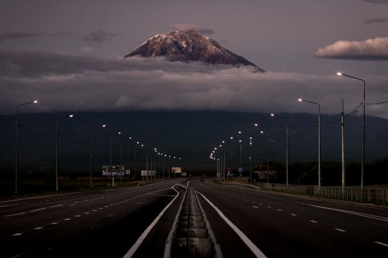 kamchatka, камчатка View of Koryak volcano in the evening фото превью