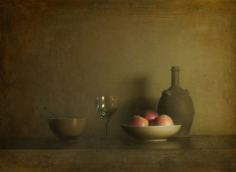 с бокалом и кувшином фото превью