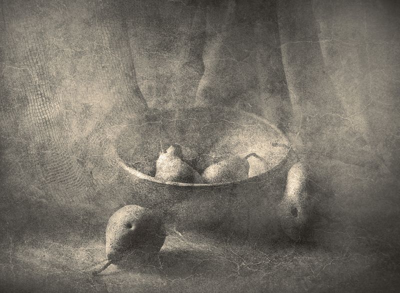 натюрморт, груши, монохром Утро с грушамиphoto preview