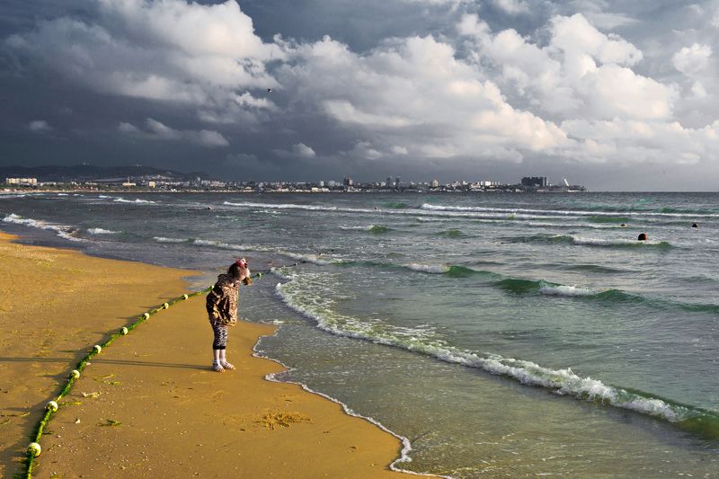 Девочка и мореphoto preview