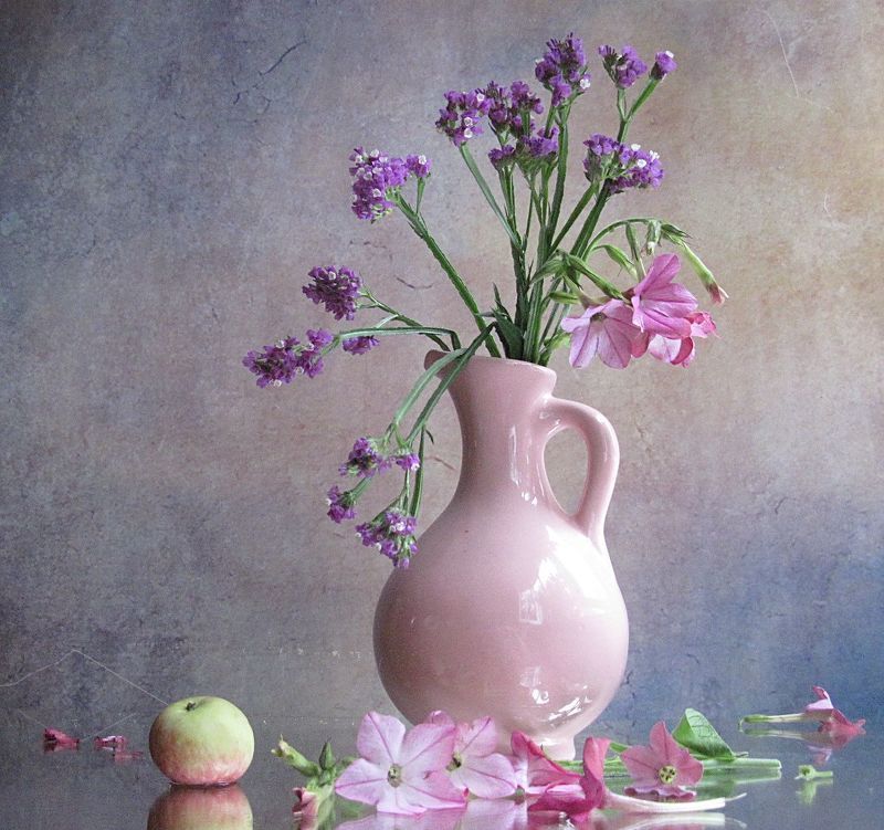 цветы, букет, статица, душистый табак, яблоко, кувшин Стстицаphoto preview