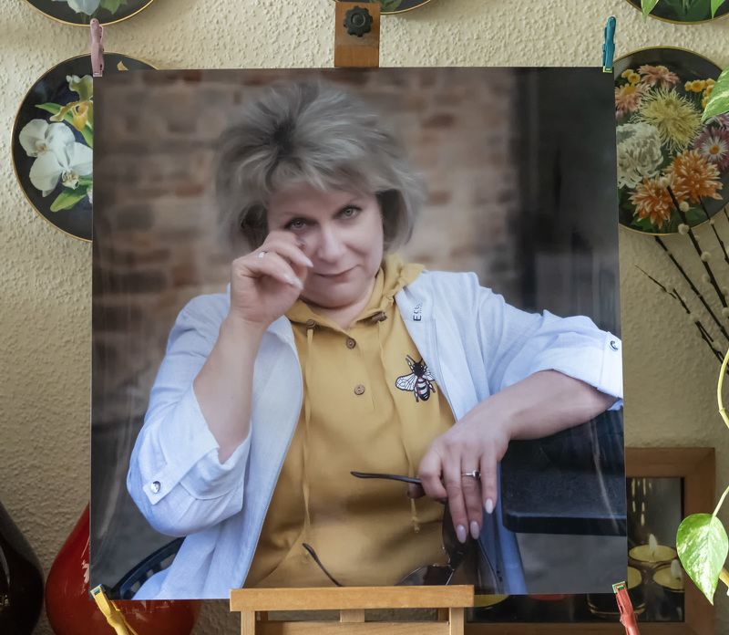 портрет  Портрет Любимой на бумаге photo preview