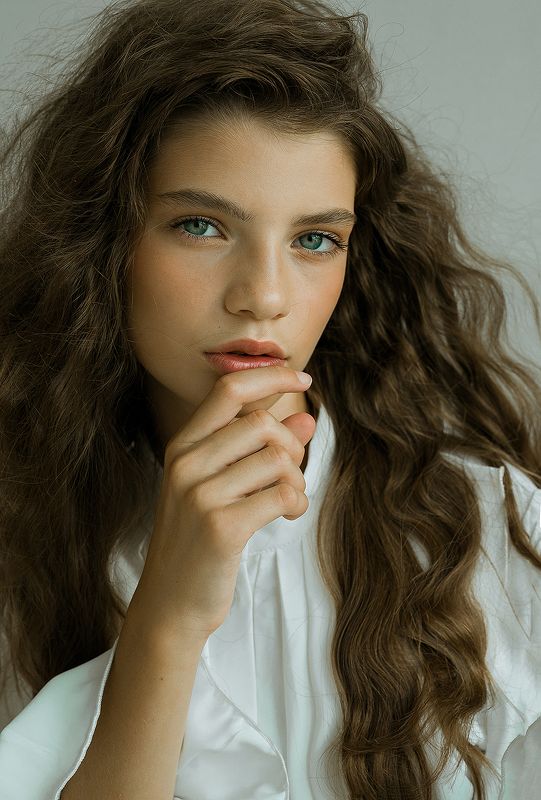 девочка, ребенок, портрет, детский портрет, портрет девочки, глаза. детское портфолио, взгляд, глаза Кристиphoto preview