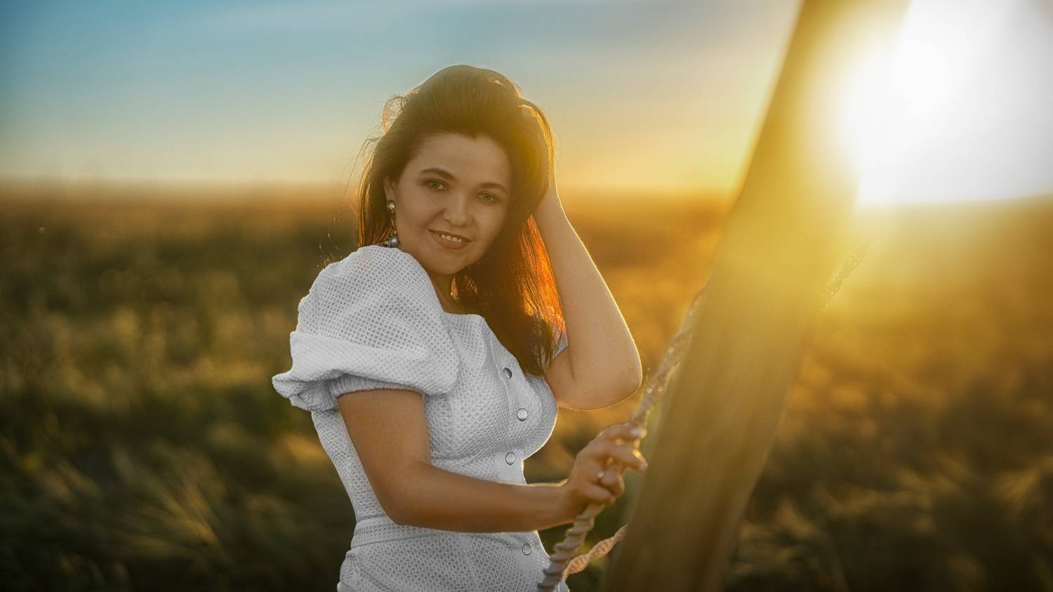 Маша. Автор: Юрий Захаров портрет девушка красота нежность взгляд лето поле небо взгляд образ стиль, Юрий Захаров