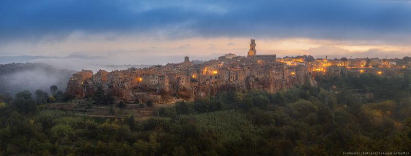 италия,тоскана,питильяно,утро,панорама,город,туман,рассвет,скалы,туфовый Италия. Тоскана. Перед рассветом у города Питильяно.photo preview