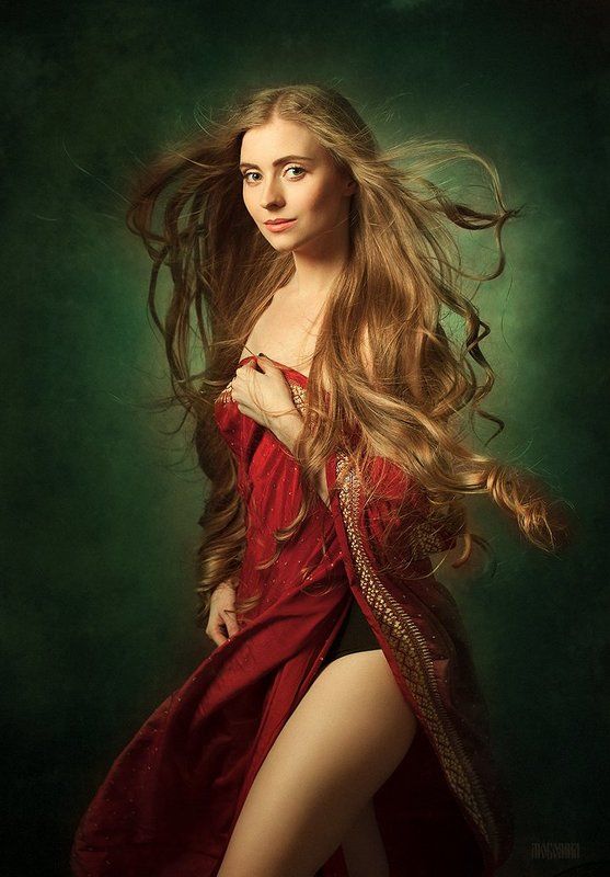классический портрет, девушка, модель, волосы, длинные, разлетаются, красное платье,  Маргаритаphoto preview