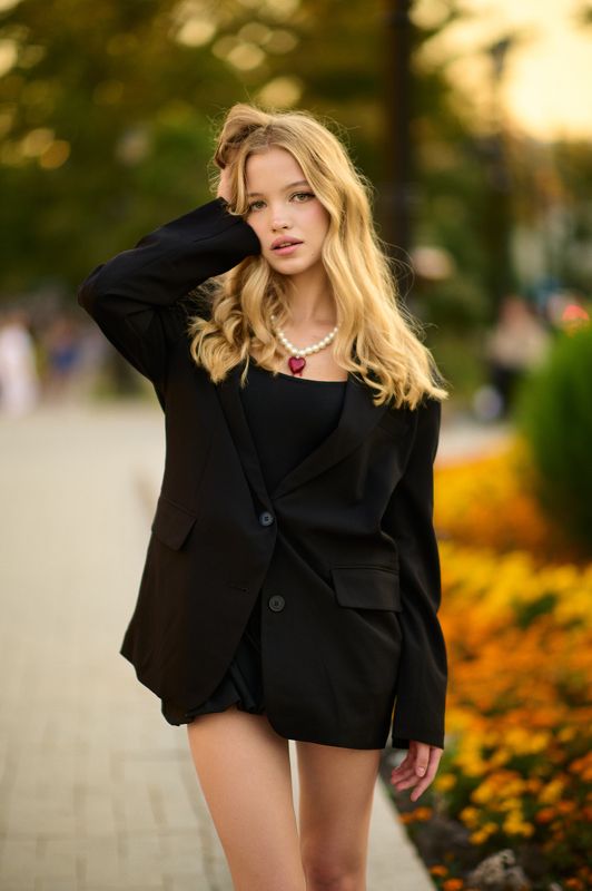 портрет, девушка, цвет, blonde, body, black Heart фото превью