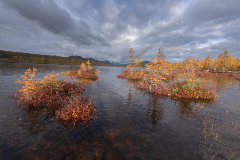 озероджекалондона, колыма, магадан Когда солнце пытается пробиться сквозь тучи. Колыма озеро Джека Лондонаphoto preview