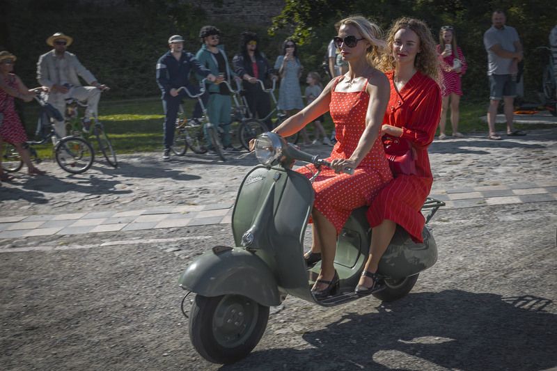 Едем, едем в соседнее село. На дискотеку!photo preview