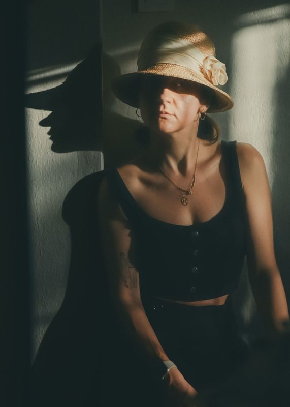 photography,portraits,light,shadow,conceptual harsh lightphoto preview