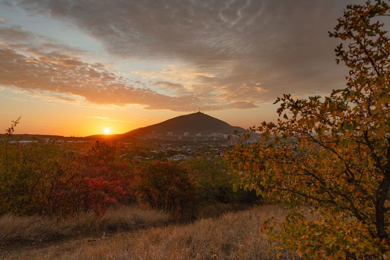 утро,пейзаж,машук,осень,природа,кмв,пятигорск Осеннее утро над горой Машукphoto preview