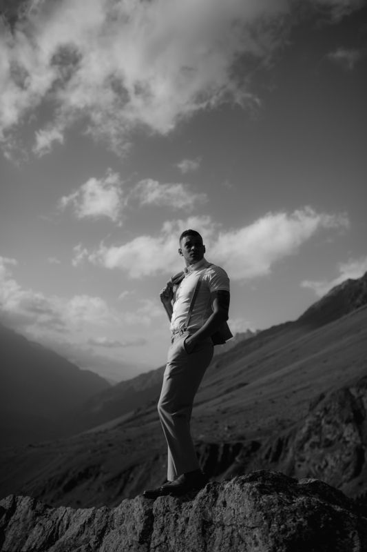 nikon,portrait,blackandwhite,bw,sigma,nikkor,mount,man,sky ----photo preview