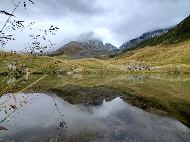 Озеро в горахphoto preview