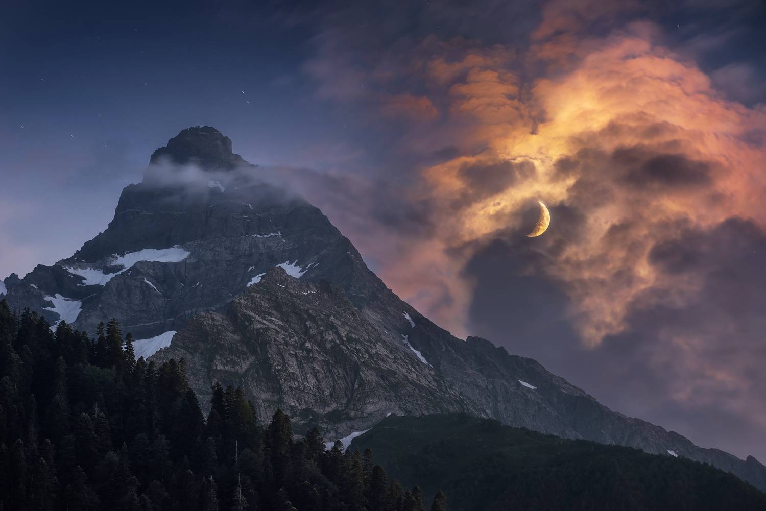 Восход полумесяца.. Автор: Смольский Евгений домбай, карачаево-черкесия, Смольский Евгений
