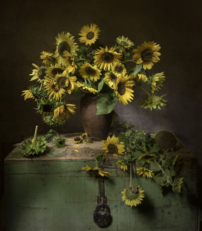 натюрморт, подсолнухи Сентябрьские подсолнухи...photo preview