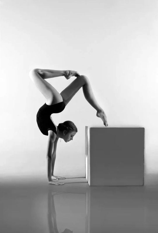 гимнастика, гимнастка, гибкость, красота, , художественная гимнастика, фотография, цвет, свет, портрет. Гимнастические этюдыphoto preview