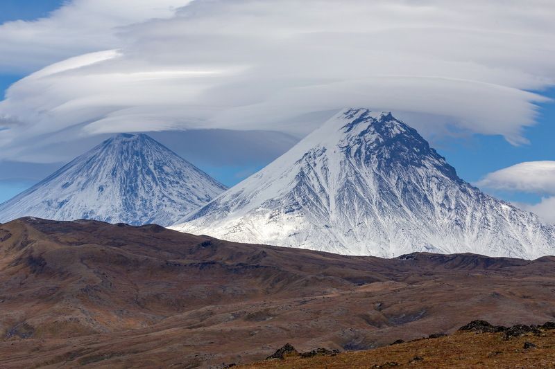 russia, kamchatka, clouds, mountains, volcano, россия, камчатка, облака, горы, вулкан Two giants фото превью