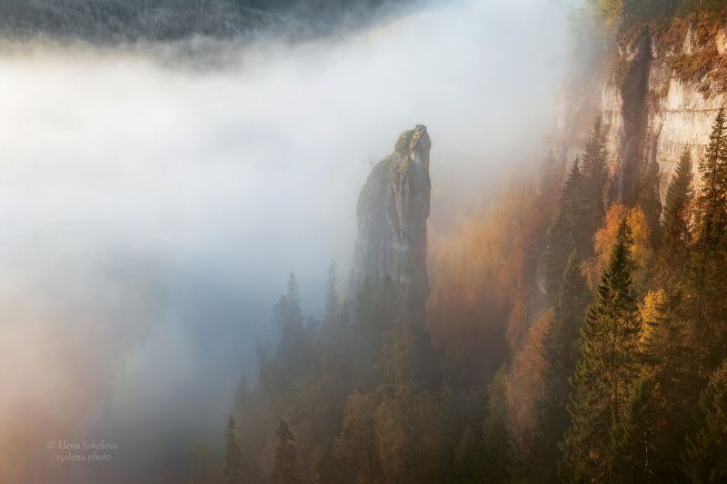 усьвинские столбы, осень, туман, утро, рассвет Чертов палецphoto preview