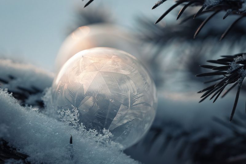 Замерзающий мыльный пузырьphoto preview