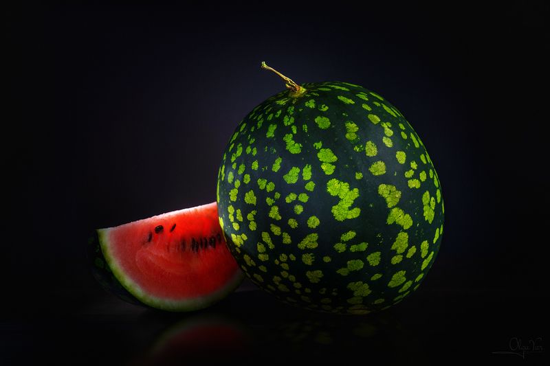арбуз, фрукт, ягода, низкий ключ, черный, красный, черный фон, black, blackbackground Ягодкаphoto preview