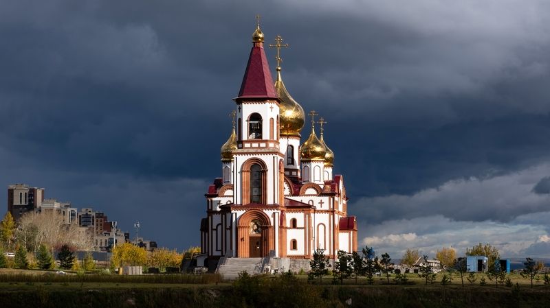 храм, религия, красноярск Свет и тьма фото превью