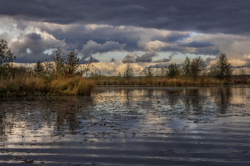 осень вечер озеро вода облака А дальше - дожди.....photo preview