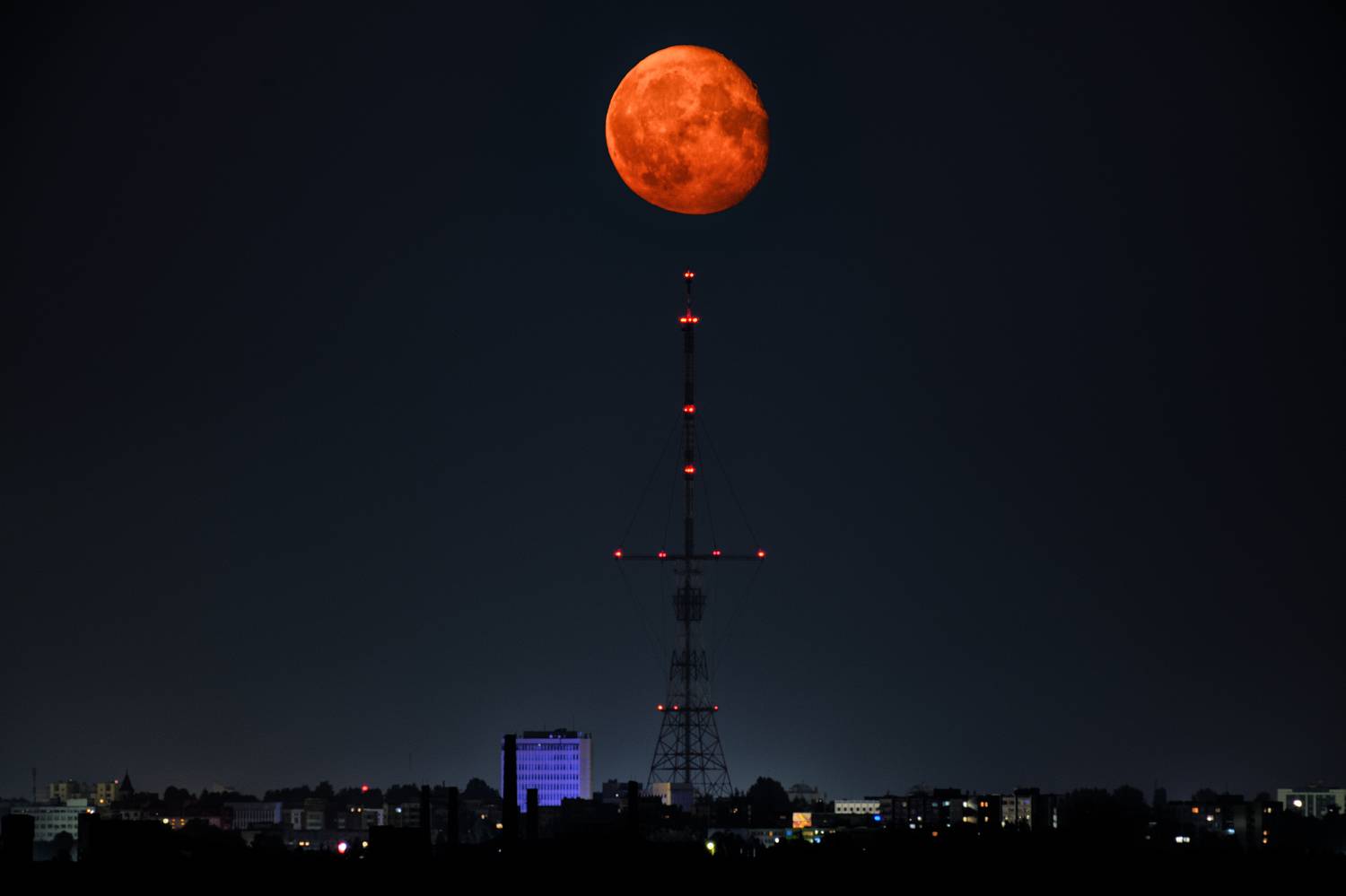 Луна. Автор: Dzmitry Hurynovich , Dzmitry Hurynovich