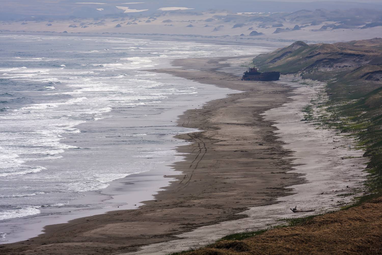 Последний причал. Автор: Уткин Дмитрий берег, литораль, баржа, кораблекрушение, остров беринга, Уткин Дмитрий